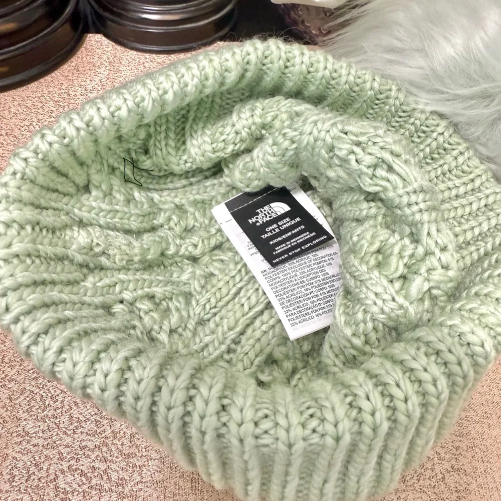 NWT The North Face Kids Youth/Junior Fur Pom Beanie Hat